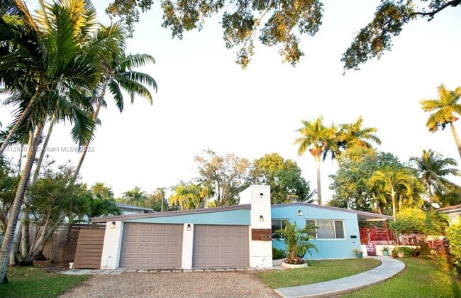 Building Photo - 11201 W Biscayne Canal Rd