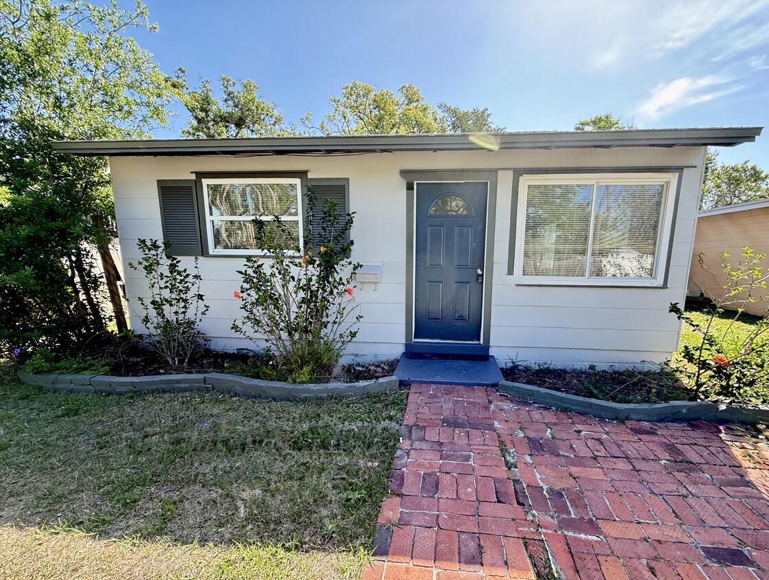 Primary Photo - 3827 47th St N