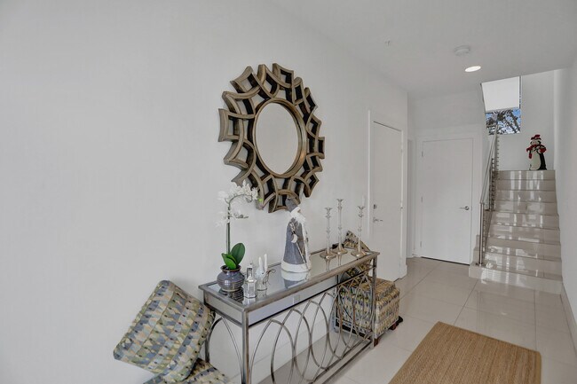 Foto del edificio - 1323 N Ocean Blvd