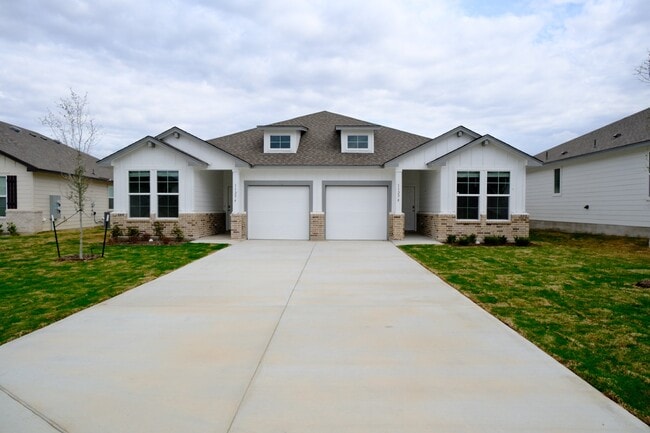 Building Photo - 1129 Stone Vly Rd