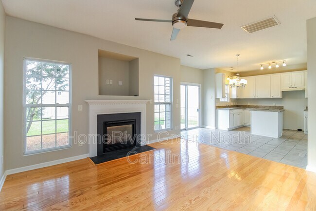 Building Photo - 1225 Hampton Park Dr