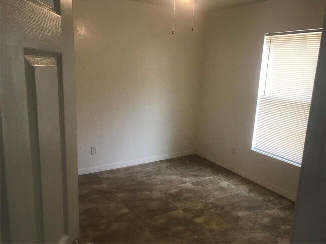 Building Photo - 1161 Poinciana Ct