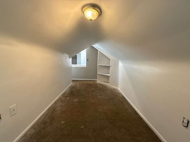 Building Photo - 3-BED, 1 BATH BEAUTIFUL SINGLE- FAMILY HOME IN MAPLE HEIGHTS!.
