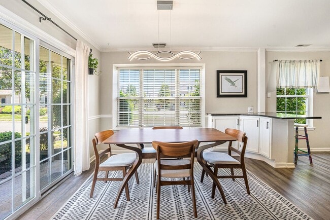 Building Photo - 5905 Drawbridge Ct