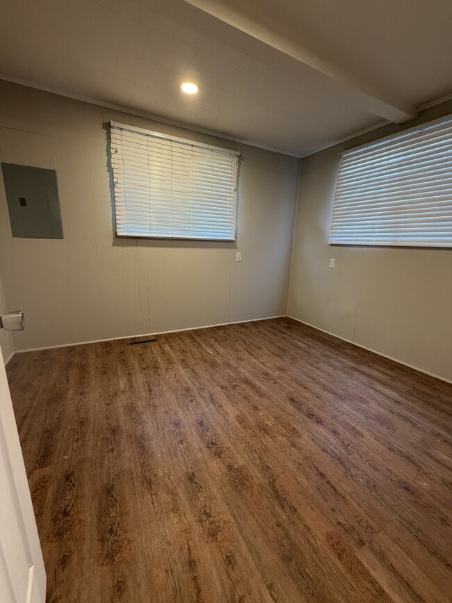 Foto del edificio - 140 Dillon St