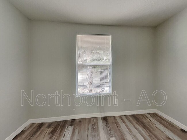 Building Photo - 2717 13th Ave S