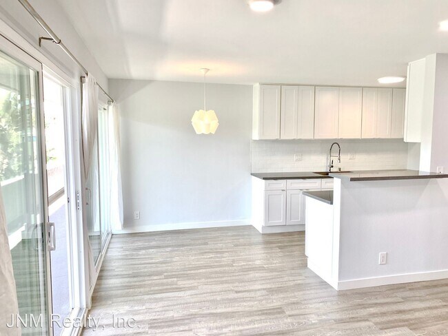 Foto del edificio - 4808-4816 August St