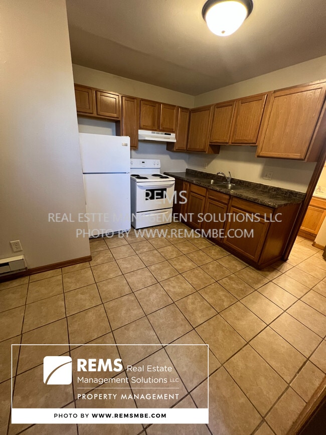 Building Photo - Golden Eagle Apartments