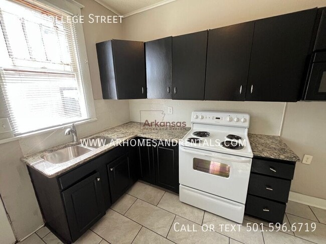 Foto del edificio - 1409 College St