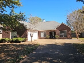 Building Photo - 132 Middlefield Dr