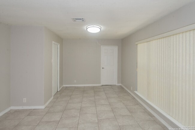 Foto del edificio - 7103 Forest Mont St