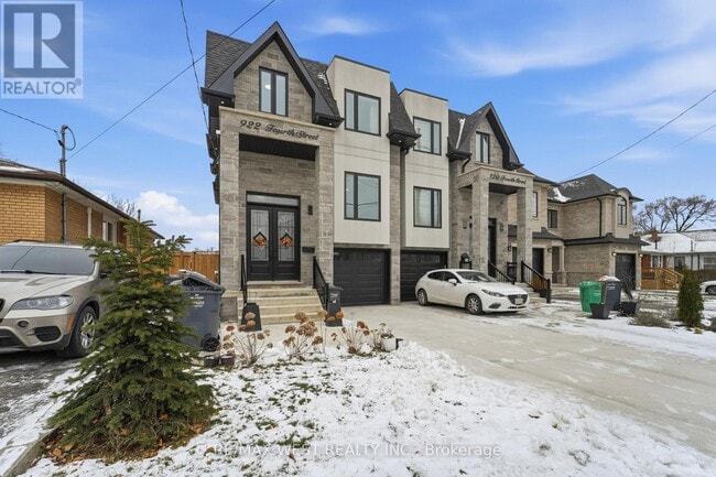 Photo du bâtiment - 922 Fourth St