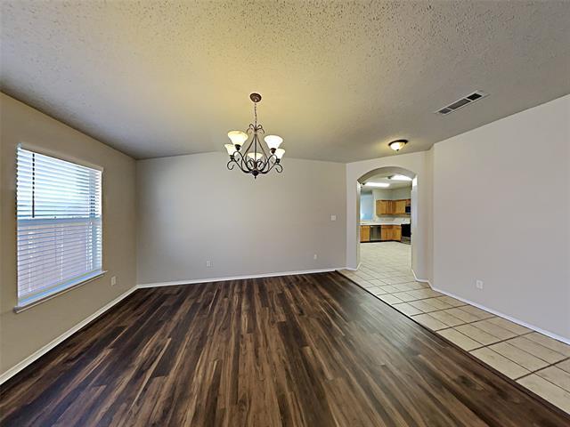Building Photo - 1210 Hampton Dr
