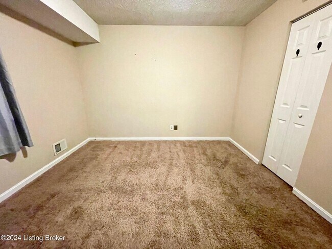 Building Photo - 313 Pimlico Dr