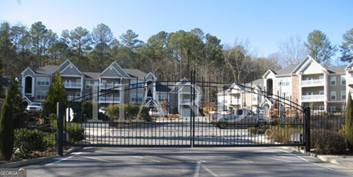 Primary Photo - 1204 Claridge Dr NE