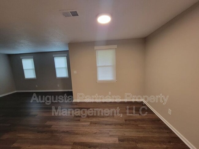 Building Photo - 139 Stoneybrooks Pl
