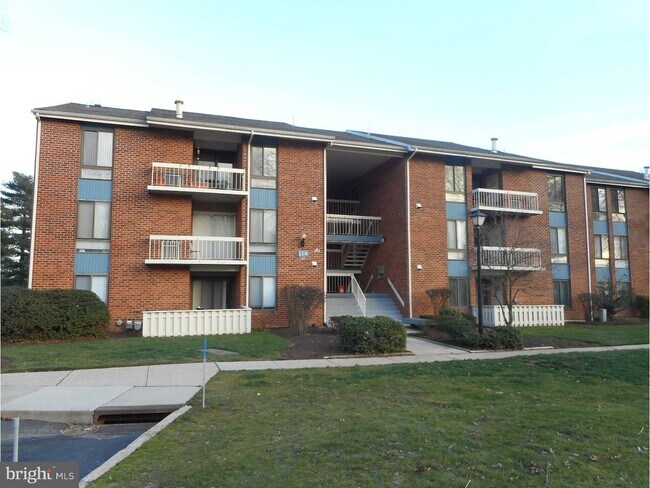 Foto del edificio - 114 Van Buren Rd Apt # 2