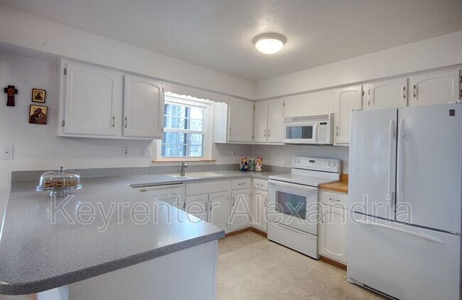 Building Photo - 15797 Moncure Dr