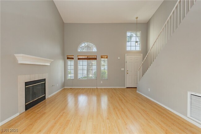 Foto del edificio - 449 Temple Canyon Pl