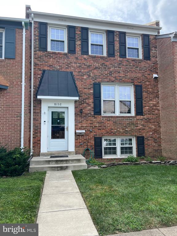 Foto del edificio - 8132 Sleepy View Ln