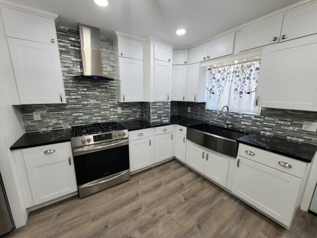 Building Photo - 280 Linden Ave