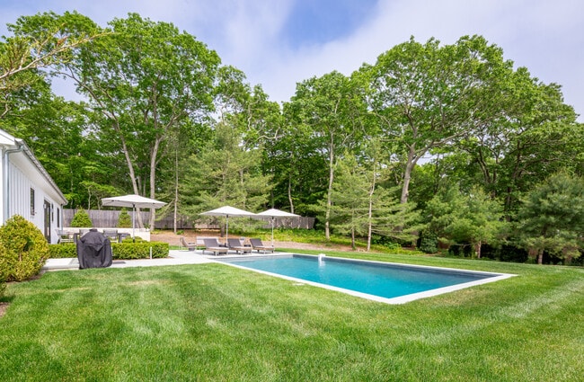 Building Photo - 455 Abrahams Path