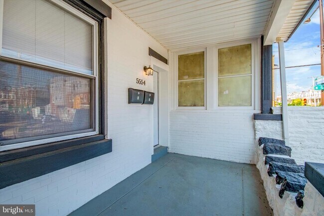 Foto del edificio - 5554 Lansdowne Ave