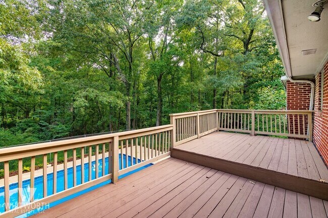 Foto del edificio - 4325 Ridgewood Rd