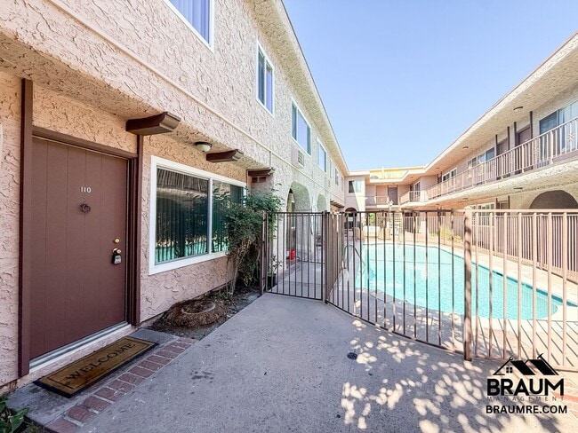 Building Photo - 5461 Kester Ave