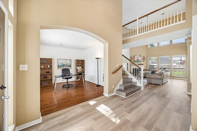 Building Photo - 2614 Cezanne Cir