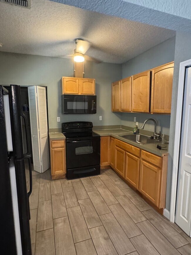 Building Photo - 2 bedroom 1 bath in Saint Cloud ALL UTILITIES INCLUDED