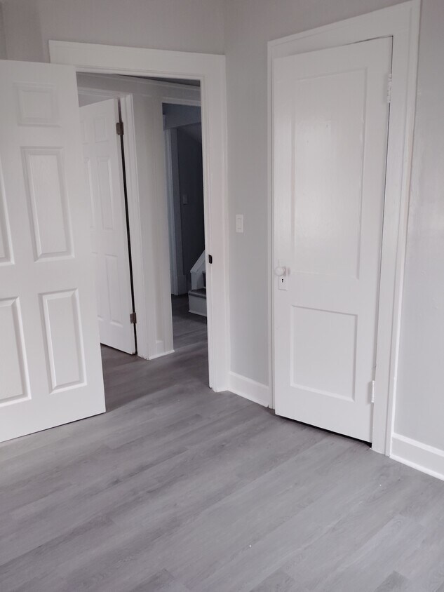 Foto principal - 2215 Hood Ave