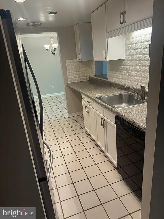 Foto del edificio - 172 Drummers Ln