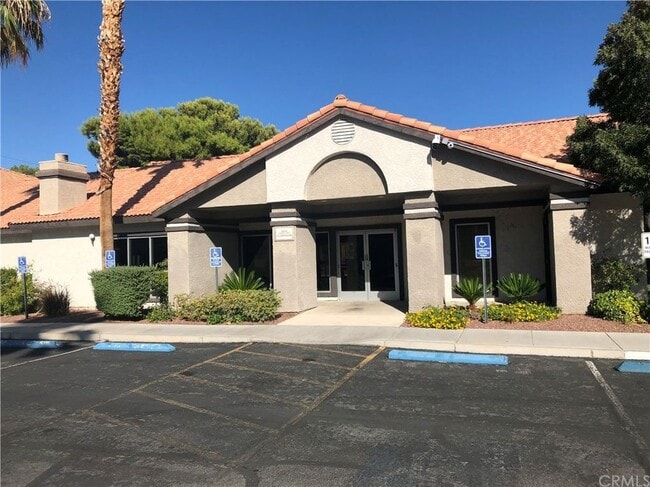 Building Photo - 2606 S Durango Dr