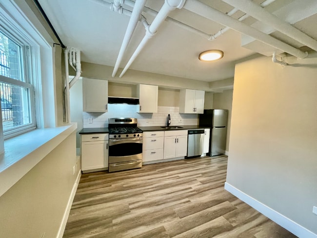 Photo - 1575 N Gaylord St Apartment