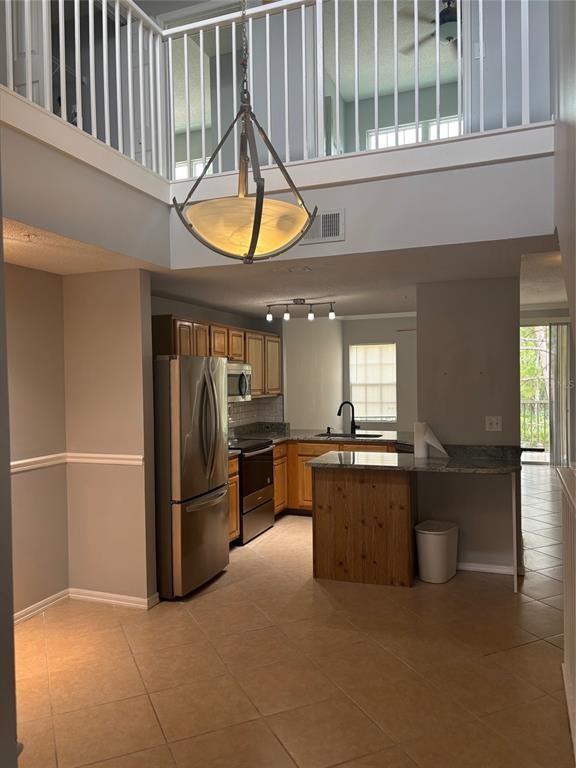 Building Photo - 5600 Bentgrass Dr