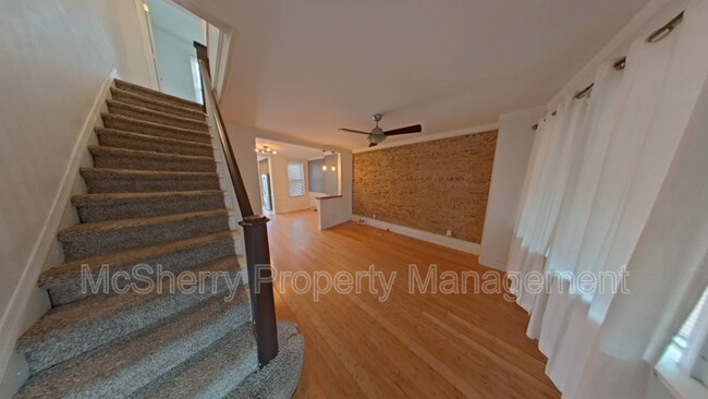 Foto del edificio - 2723 E Madison St
