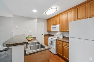 Interior Photo - Hampton Point