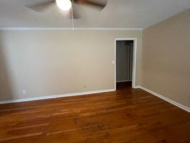 Building Photo - BELOW MARKET RENT!