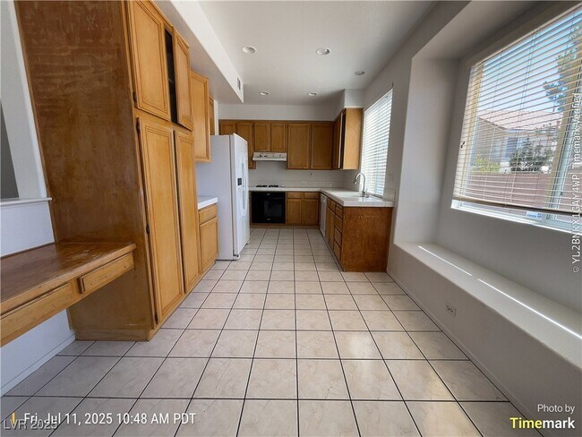 Building Photo - 4848 La Cumbre Dr