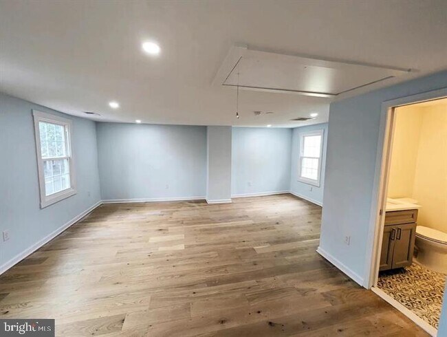 Foto del edificio - 306 Farnsworth Ave