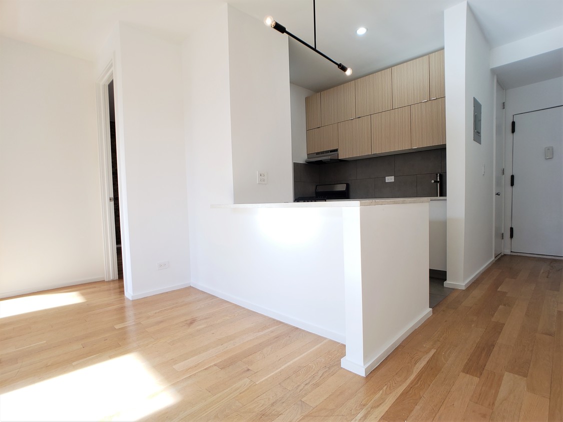 Foto principal - 248 Bainbridge St