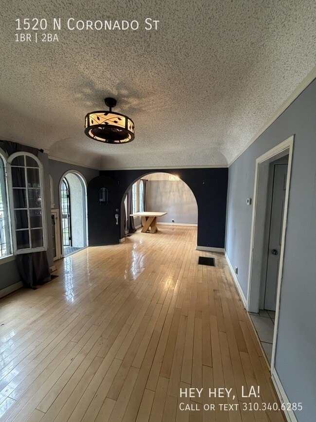 Building Photo - 1520 N Coronado St