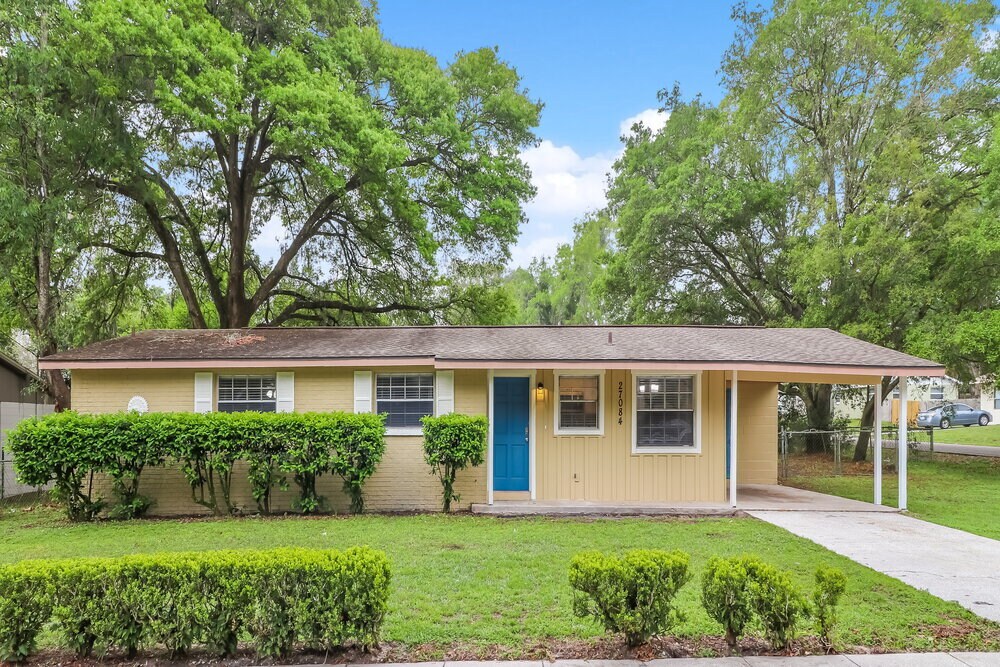 Foto principal - 27084 Roper Rd
