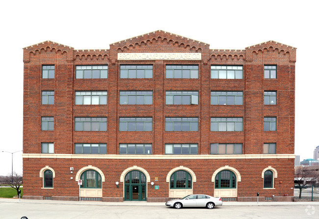 Foto del edificio - Brown Camp Lofts