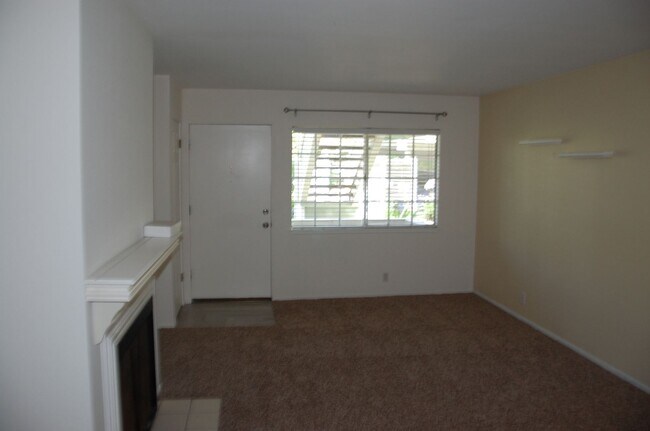 Foto del edificio - Two Bedroom Goleta Condo