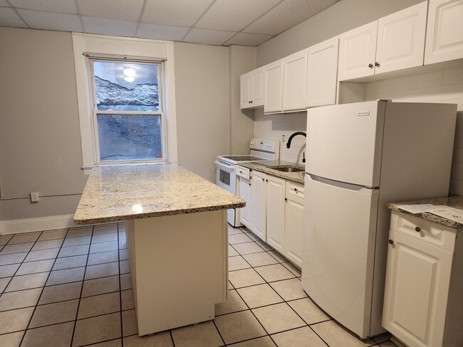 Building Photo - 112 Electric Ave