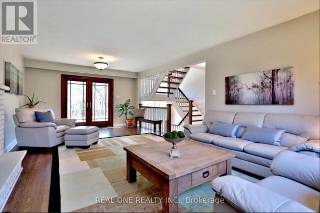 Photo du bâtiment - 1200 Lambeth Rd