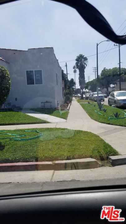 Foto del edificio - 800 E 83rd St