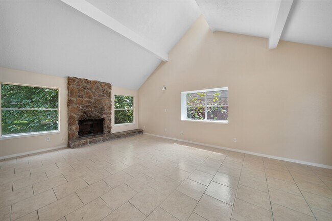 Foto del edificio - 7610 Weatherhill Ln